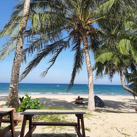 Вилла Permai Chalet Tioman Kampong Juara Экстерьер фото